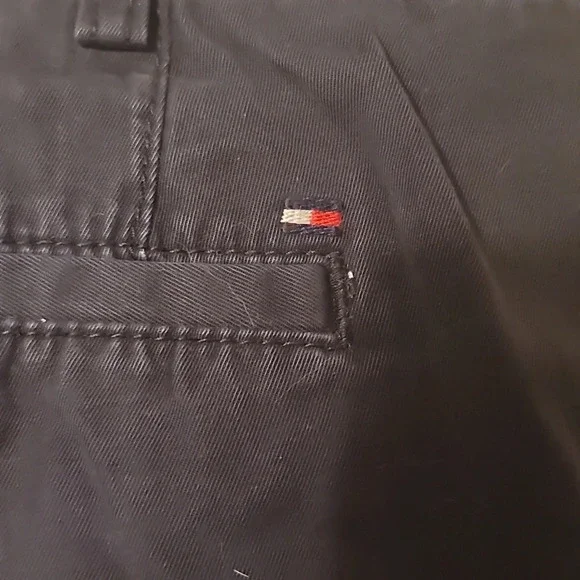 Tommy Hilfiger flat front four pocket shorts black 38 - Picture 3 of 6